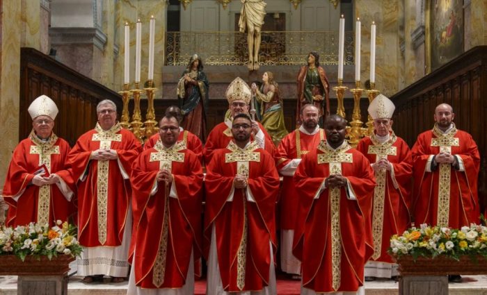 Que a beleza da Igreja brilhe no vosso ministerio exorta o Cardeal Pizzaballa aos novos sacerdotes 1