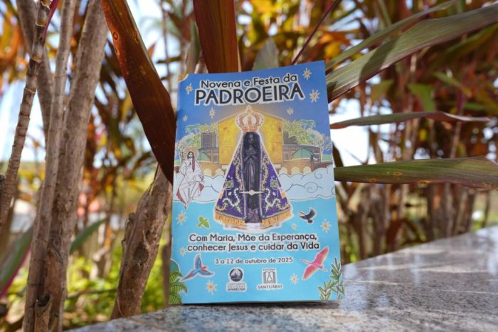 Santuario Nacional de Aparecida lanca livreto da Novena da Padroeira 2025 1