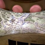 Exposicao imersiva conta a historia da maior Basilica crista do mundo