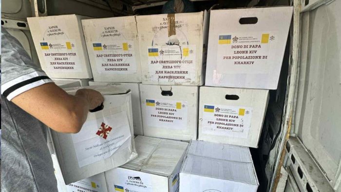 Papa Leao XIV envia cestas basicas para familias na Ucrania