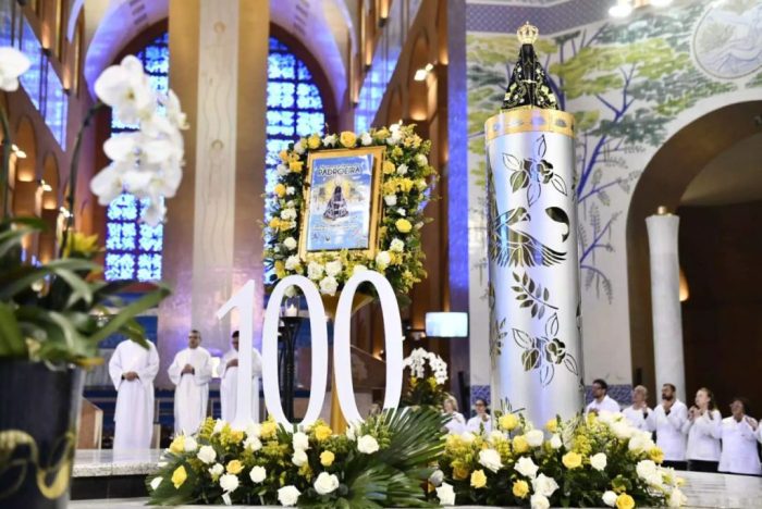 Santuario Nacional de Aparecida lanca hino e arte da Novena da Padroeira 2025 3