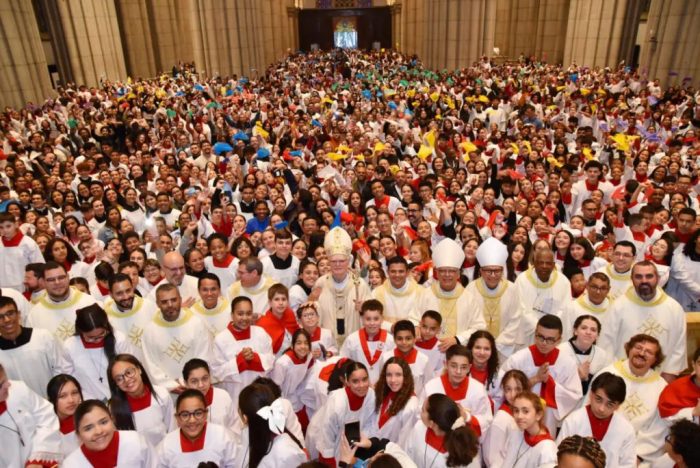 Arquidiocese de São Paulo promove encontro de coroinhas na Catedral da Sé 2 Arquidiocese de Sao Paulo promove encontro de coroinhas na Catedral da Se 1