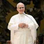 Deus nunca deixa de nos amar e nao nos abandona assegura Leao XIV 1