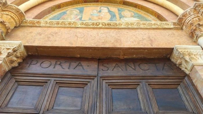 LAquila pronta para celebrar o Perdao Celestino 3