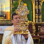 Reliquias de Sao Tarcisio padroeiro dos coroinhas peregrinam pelas Filipinas 1