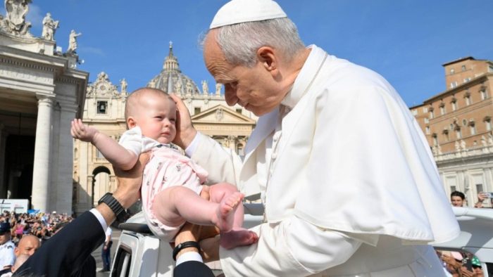 Deus trabalha no tempo lento da confianca assegura Papa Leao XIV 3