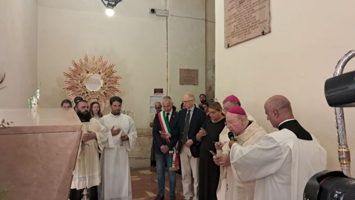 Tumulo de Sao Carlo Acutis ja recebeu mais de meio milhao de visitas em 2025 2