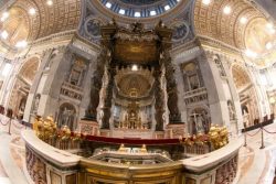 Rito de reparação realizado na Basílica do Vaticano 2 6 4 700x467 1