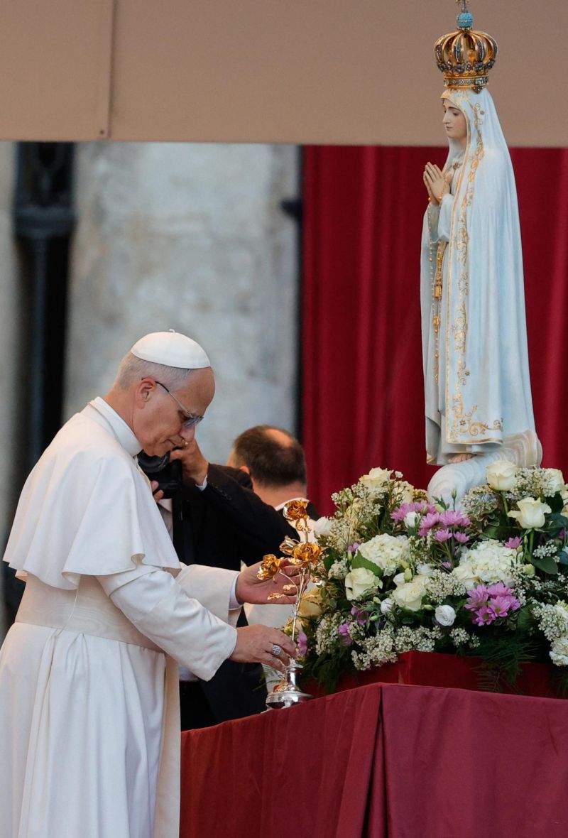 Leão XIV oferece Rosa de Ouro a Nossa Senhora de Fátima 2 Leao XIV oferece Rosa de Ouro a Nossa Senhora de Fatima 1