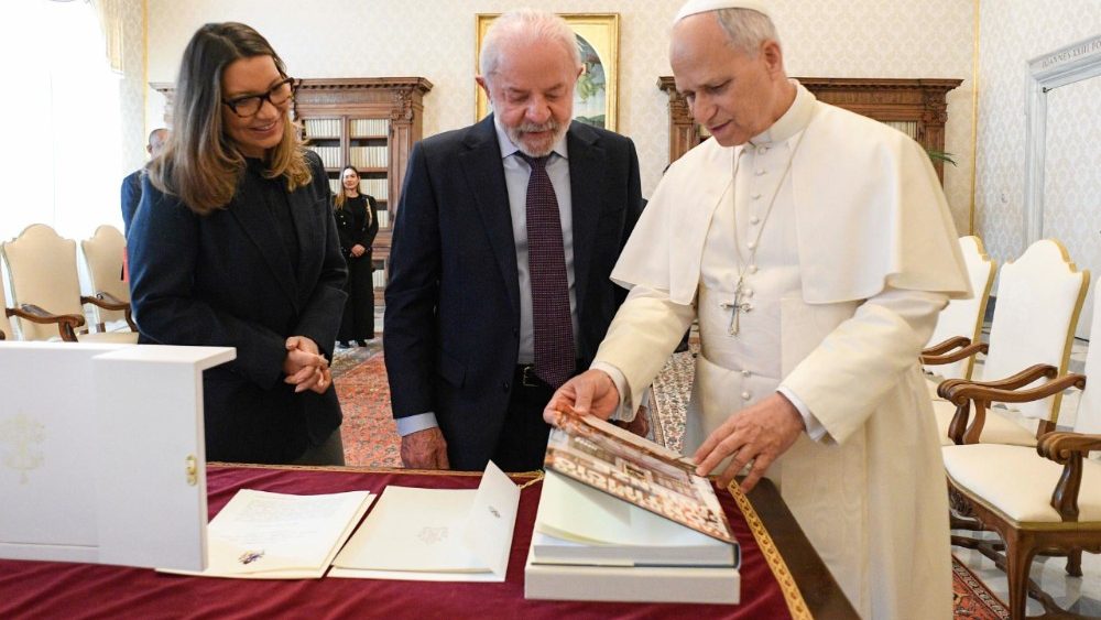 Papa Leao XIV recebe o presidente do Brasil em audiencia no Vaticano 3