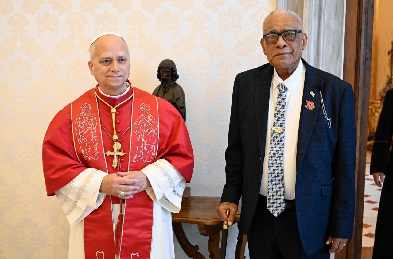 Papa Leao XIV recebe visita dos presidentes de Fiji e do Gabao 3