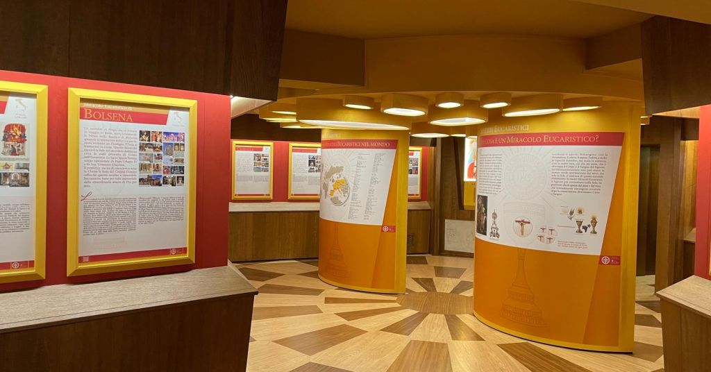 Exposicao sobre Sao Carlo Acutis na Basilica de Santa Rita em Cassia 1