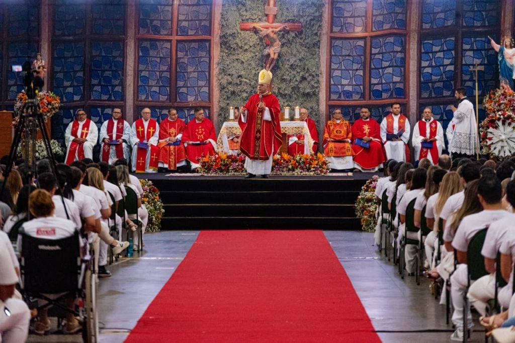 Mais de mil fieis sao crismados em Paroquia na Arquidiocese de Fortaleza 4
