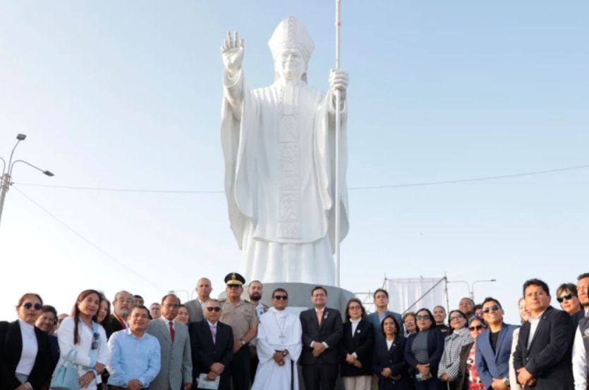 Monumento em homenagem ao Papa Leão XIV é inaugurado no Peru 2 Monumento em homenagem ao Papa Leao XIV e inaugurado no Peru
