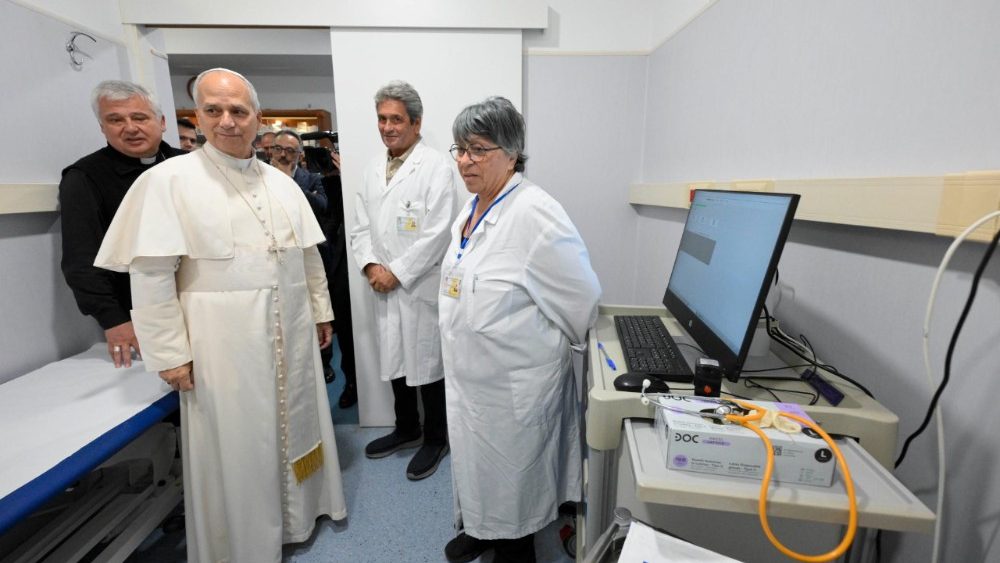 Papa inaugura ambulatorio destinado aos pobres no Vaticano 3