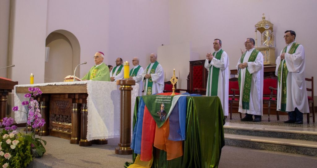 Reliquia de Sao Joao Batista Scalabrini e entronizada no Santuario de Caravaggio 4