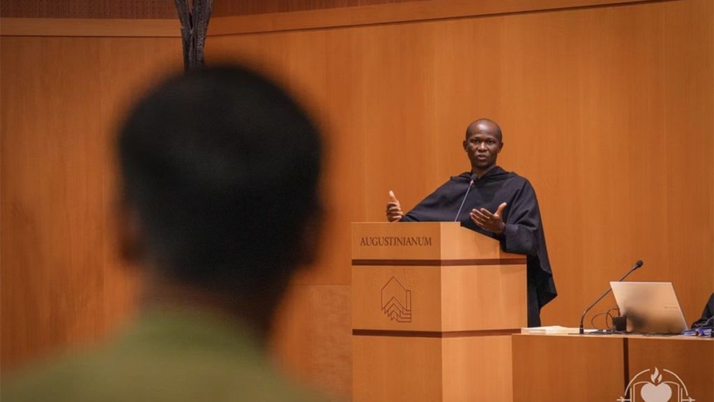 Sacerdote agostiniano é nomeado vice-regente da Casa Pontifícia 2 Sacerdote agostiniano e nomeado vice regente da Casa Pontificia