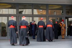 Qual será a pauta do próximo consistório? 2 6 1 700x467 1