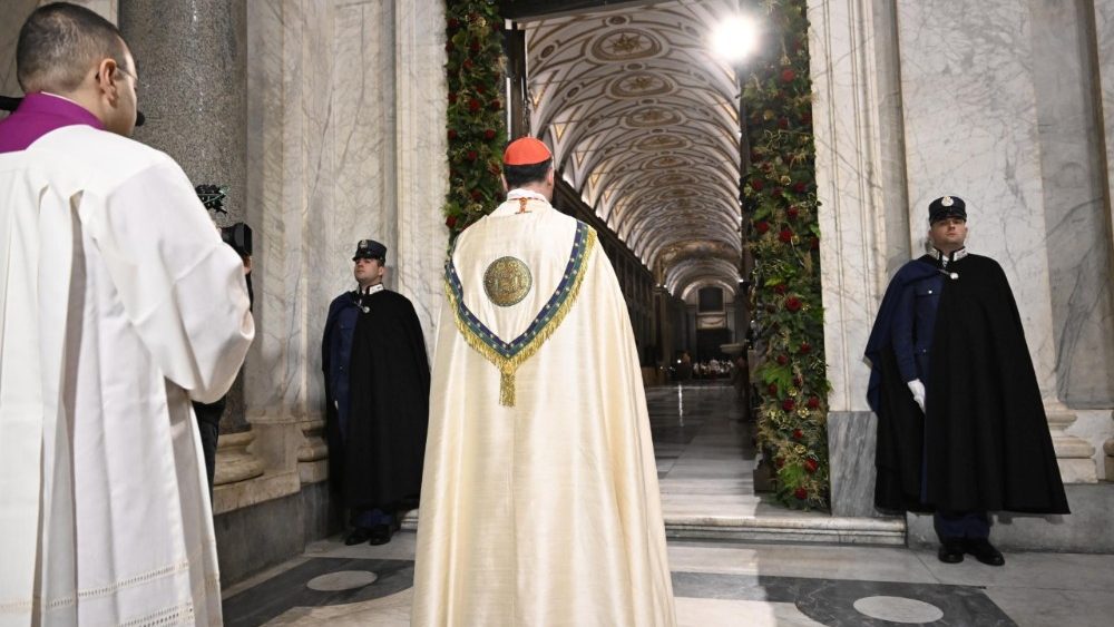 Cardeal Makrickas fecha a Porta Santa da Basílica Papal de Santa Maria Maior 3 Cardeal Makrickas fecha a Porta Santa da Basilica Papal de Santa Maria Maior 2