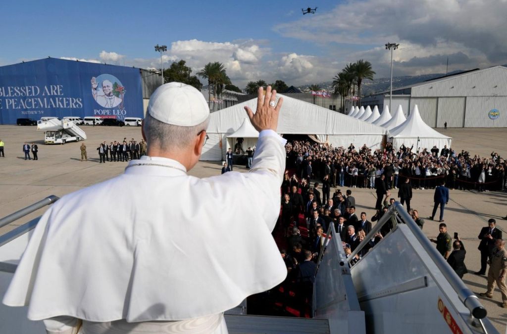 Deixar esta terra e levar vos no coracao diz Papa Leao XIV ao se despedir do Libano 1
