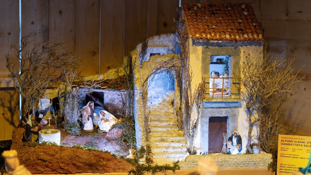 Mostra "100 Presépios no Vaticano" celebra o Jubileu da Esperança 4 Dom Rino Fisichella inaugurara exposicao ‘100 Presepios no Vaticano 3