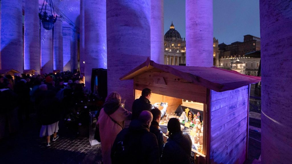 Mostra "100 Presépios no Vaticano" celebra o Jubileu da Esperança 5 Dom Rino Fisichella inaugurara exposicao ‘100 Presepios no Vaticano 4
