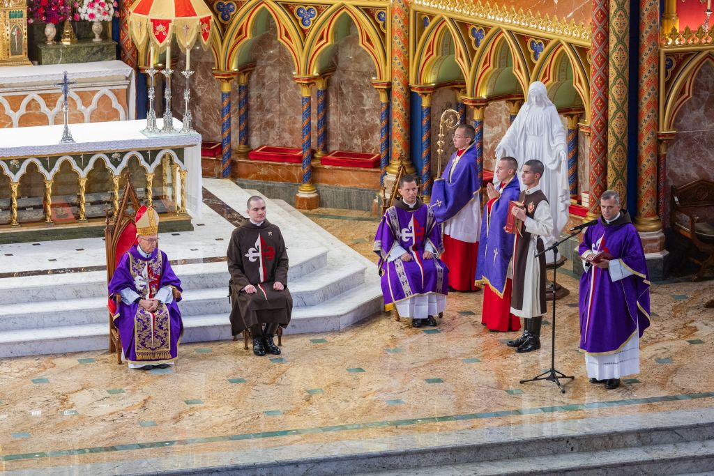 Dom Damasceno: “Tenho esperança que num futuro próximo poderemos conferir as Ordens Sacras” aos Arautos do Evangelho 5 Santa Missa Dom Damasceno Arautos do Evangelho 13