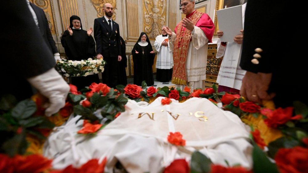 Leão XIV retoma tradição da bênção dos cordeiros no dia de Santa Inês 5 Leao XIV retoma tradicao da bencao dos cordeiros no dia de Santa Ines 4