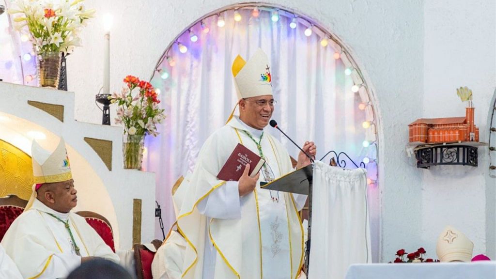 Nova tradução da Bíblia Católica em Malgaxe é lançada em Madagascar 2 Nova traducao da Biblia Catolica em Malgaxe e lancada em Madagascar 2