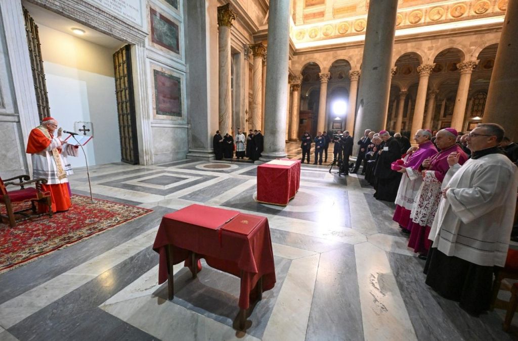 Porta Santa da Basílica de São Paulo Extramuros é selada 2 Porta Santa da Basilica de Sao Paulo Extramuros e selada 1