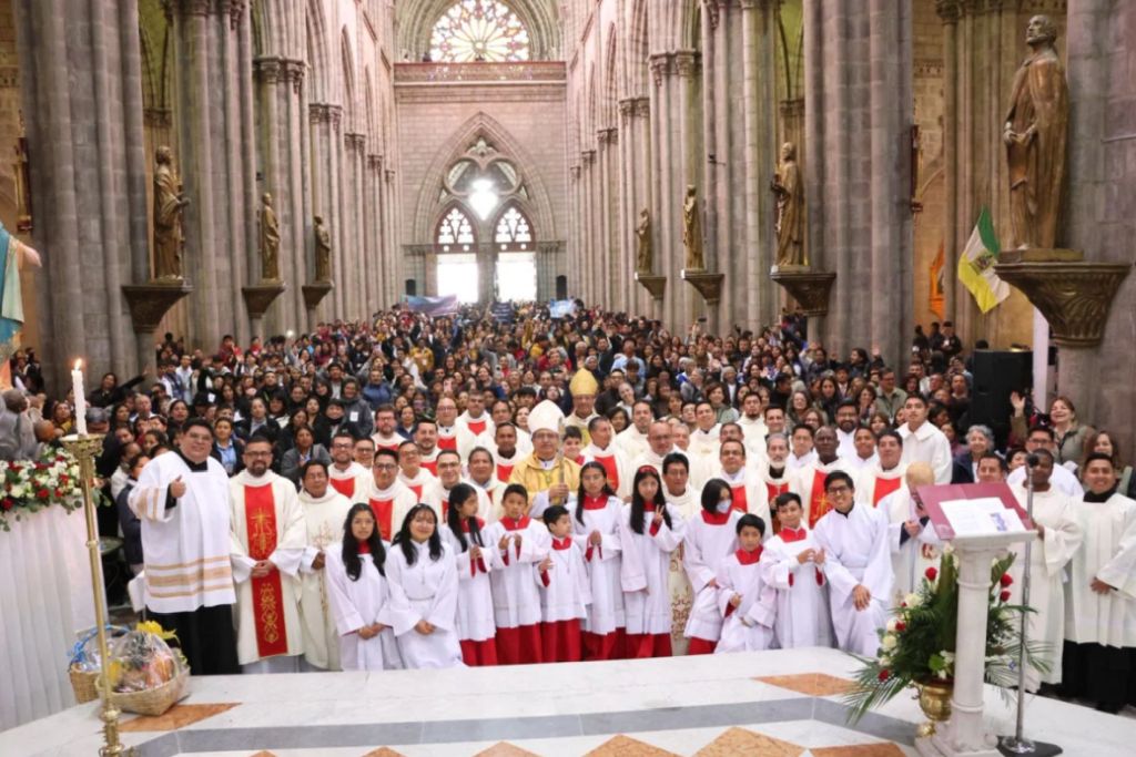 Equador: Encontro Arquidiocesano reúne oito mil catequistas em Quito 2 Equador Encontro Arquidiocesano reune oito mil catequistas em Quito 1