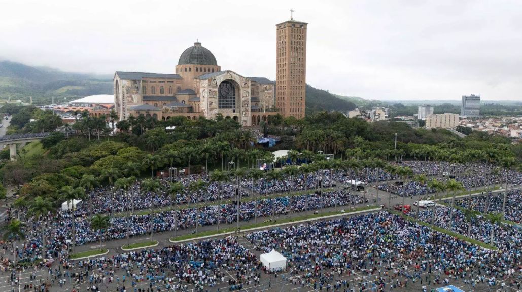 Mais de 100 mil fiéis participam da Romaria do Terço dos Homens em Aparecida 2 Mais de 100 mil fieis participam da Romaria do Terco dos Homens em Aparecida