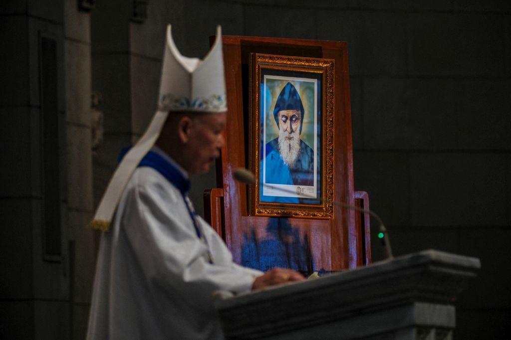 Catedral de Manila recebe visita da relíquia de São Charbel Makhlouf 2 Catedral de Manila recebe visita da reliquia de Sao Charbel Makhlouf