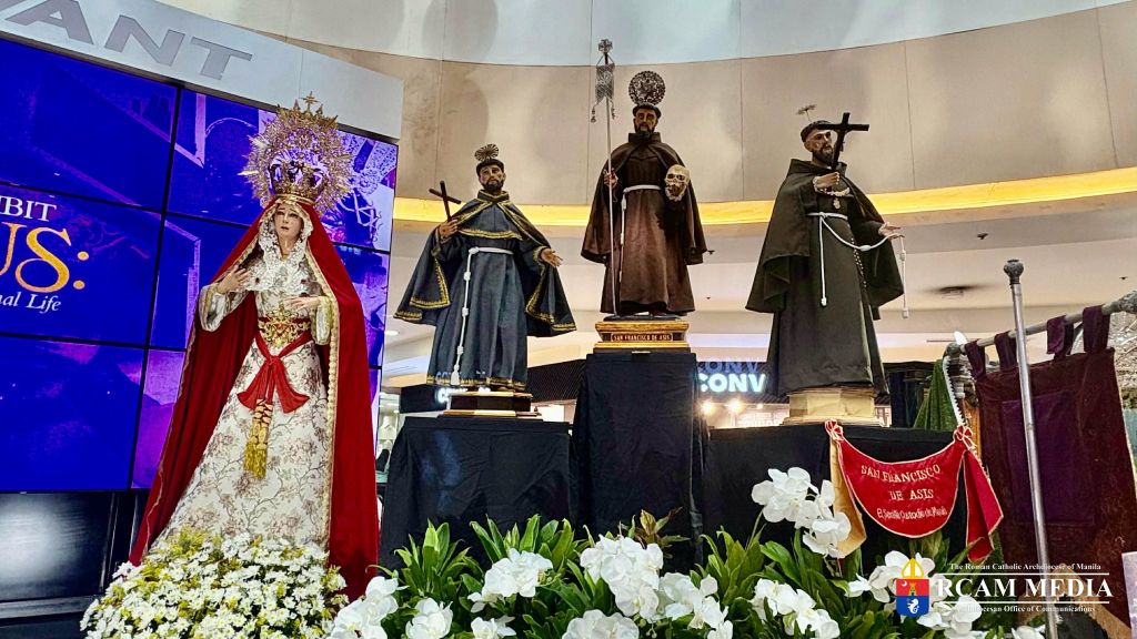 Exposição sobre a Quaresma é instalada em shopping center nas Filipinas 4 Exposicao sobre a Quaresma e instalada em shopping center nas Filipinas 3