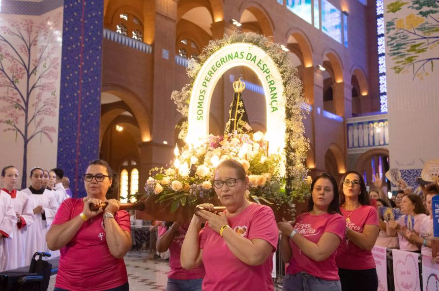 Romaria Nacional do Terço das Mulheres reúne 35 mil devotas em Aparecida 2 Romaria Nacional do Terco das Mulheres reune 35 mil devotas em Aparecida 1