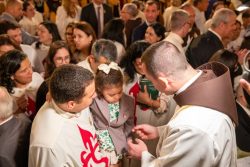 Homilia do Cardeal Damasceno na ordenação de 26 novos sacerdotes dos Arautos do Evangelho 5 12042026 SCR 6325