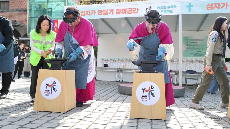 Arame farpado da fronteira coreana vira Cruz da Paz para a JMJ 2027 2 Arame farpado da fronteira coreana vira Cruz da Paz para a JMJ 2027