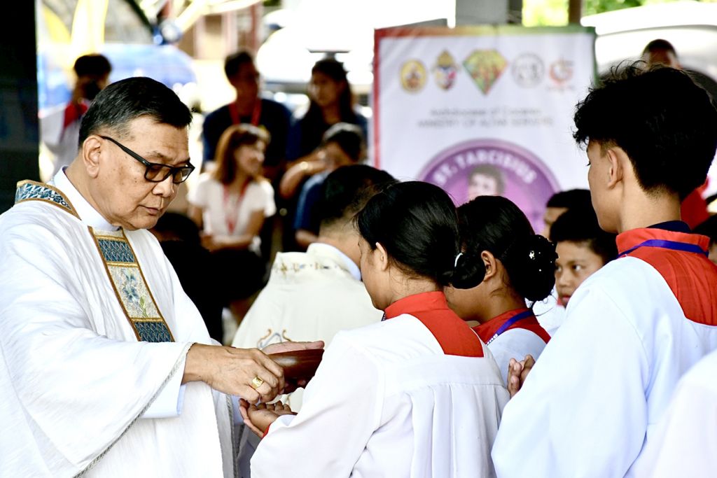 Bispo filipino convoca coroinhas a serem exemplos de Fé em suas escolas e lares 2 Bispo filipino convoca coroinhas a serem exemplos de Fe em suas escolas e lares