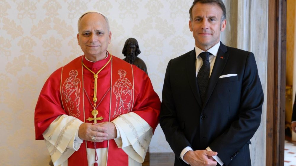 Emmanuel Macron se encontra com Leão XIV no Vaticano pela primeira vez 3 Emmanuel Macron se encontra com Leao XIV no Vaticano pela primeira vez 1