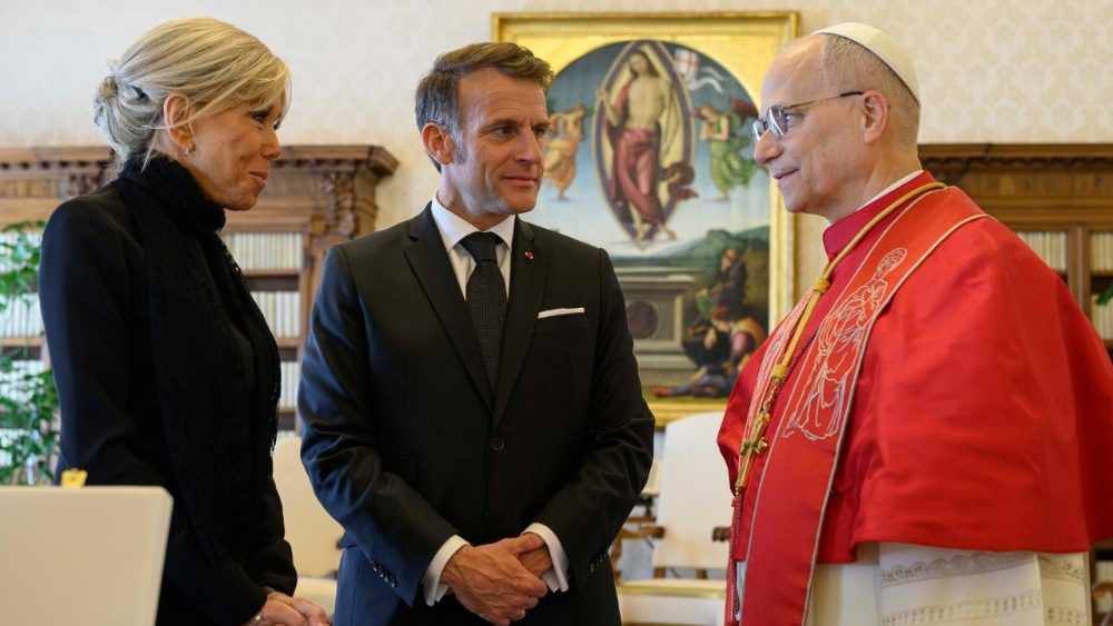Emmanuel Macron se encontra com Leão XIV no Vaticano pela primeira vez 4 Emmanuel Macron se encontra com Leao XIV no Vaticano pela primeira vez 3