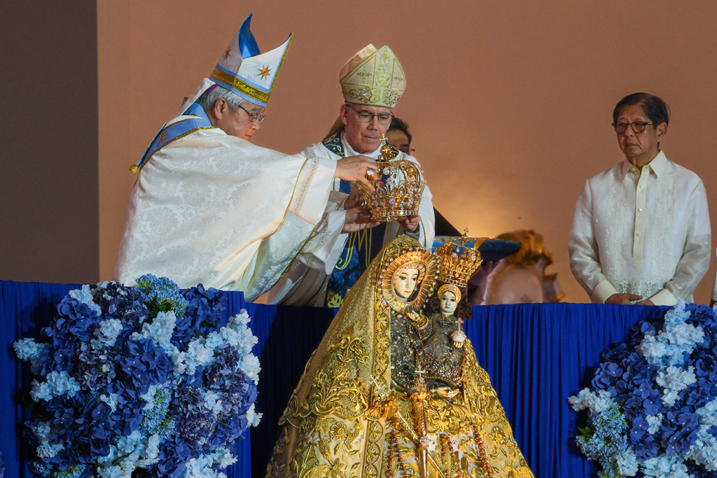 Filipinas: Basílica celebra centenário de coroação canônica de imagem mariana 3 Filipinas Basilica celebra centenario de coroacao canonica de imagem mariana