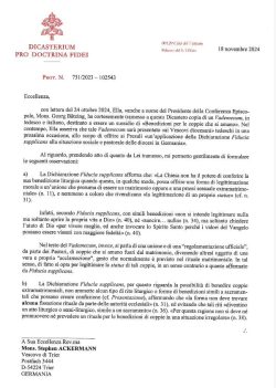 Vaticano torna pública carta aos bispos alemães rechaçando ritual de bênçãos para casais LGBT 2 HHenR xWUAAcfEr