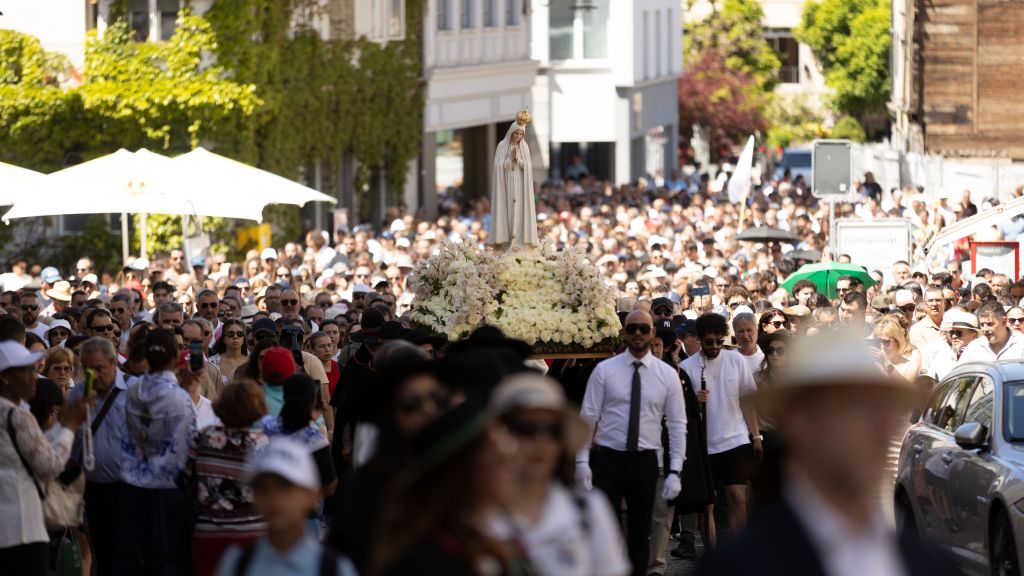 Imagem Peregrina de Nossa Senhora de Fátima visita a Suíça pela primeira vez 3 Imagem Peregrina de Nossa Senhora de Fatima visita a Suica pela primeira vez 2