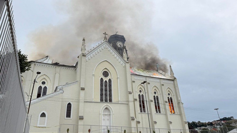 Imagem de Jesus sai ilesa de incêndio que destruiu parte de igreja centenária no Rio Grande do Sul 5 Imagem de Jesus sai ilesa de incendio que destruiu parte de igreja centenaria no Rio Grande do Sul 1