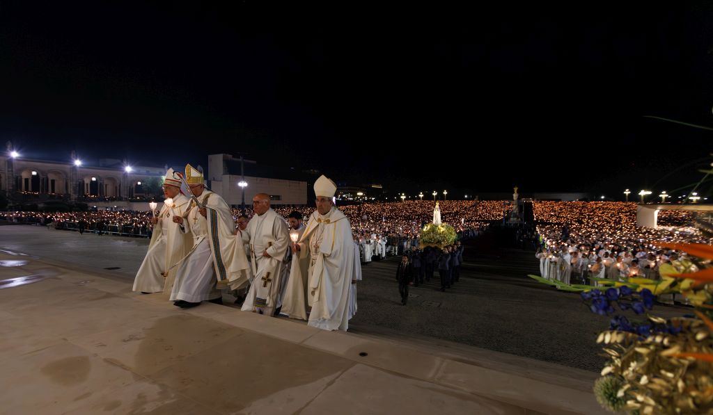 Santuário de Fátima acolhe milhares de fiéis para a Festa da Padroeira 3 Santuario de Fatima acolhe milhares de fieis para a Festa da Padroeira 1