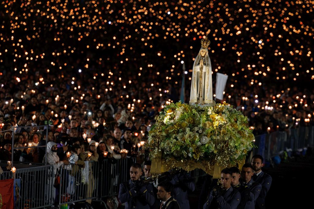 Santuário de Fátima acolhe milhares de fiéis para a Festa da Padroeira 4 Santuario de Fatima acolhe milhares de fieis para a Festa da Padroeira 2