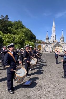 66º Peregrinação Militar Internacional a Lourdes: um caminho a um lugar de “paz e de reconciliação entre pátrias e militares” 4 musico lourdes
