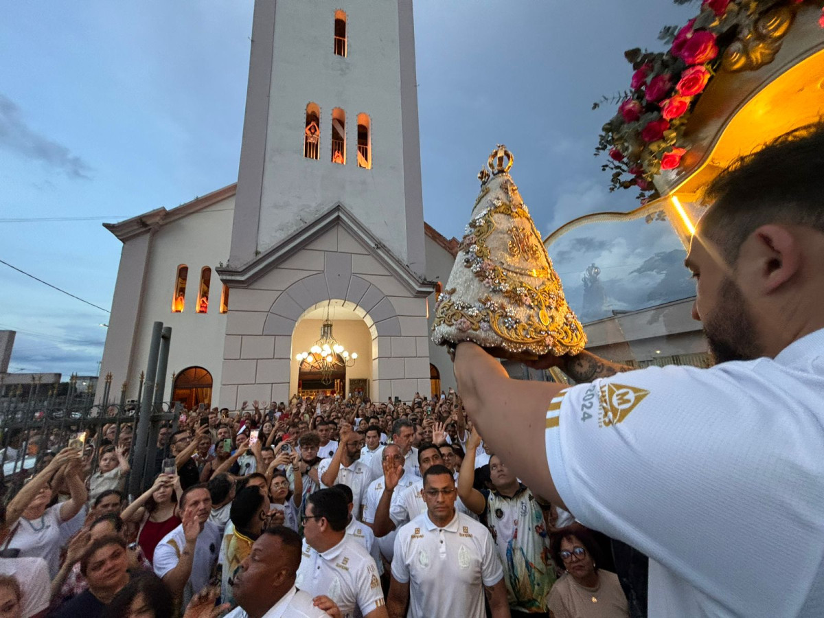 Imagem de Nossa Senhora de Nazaré viaja o equivalente a uma volta e meia na Terra 2 Imagem de Nossa Senhora de Nazare viaja o equivalente a uma volta e meia na Terra 1