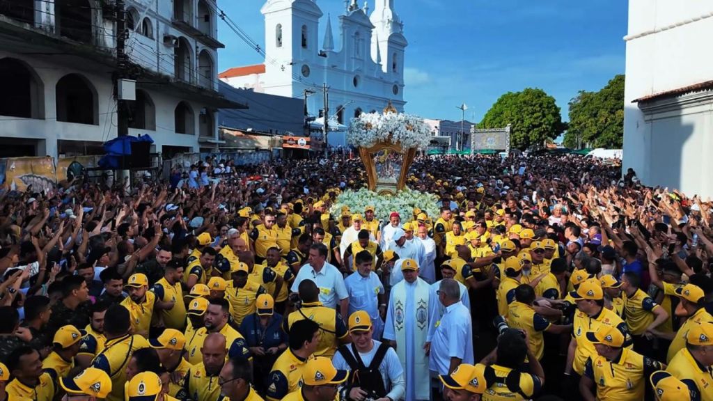 Imagem de Nossa Senhora de Nazaré viaja o equivalente a uma volta e meia na Terra 3 Imagem de Nossa Senhora de Nazare viaja o equivalente a uma volta e meia na Terra 2
