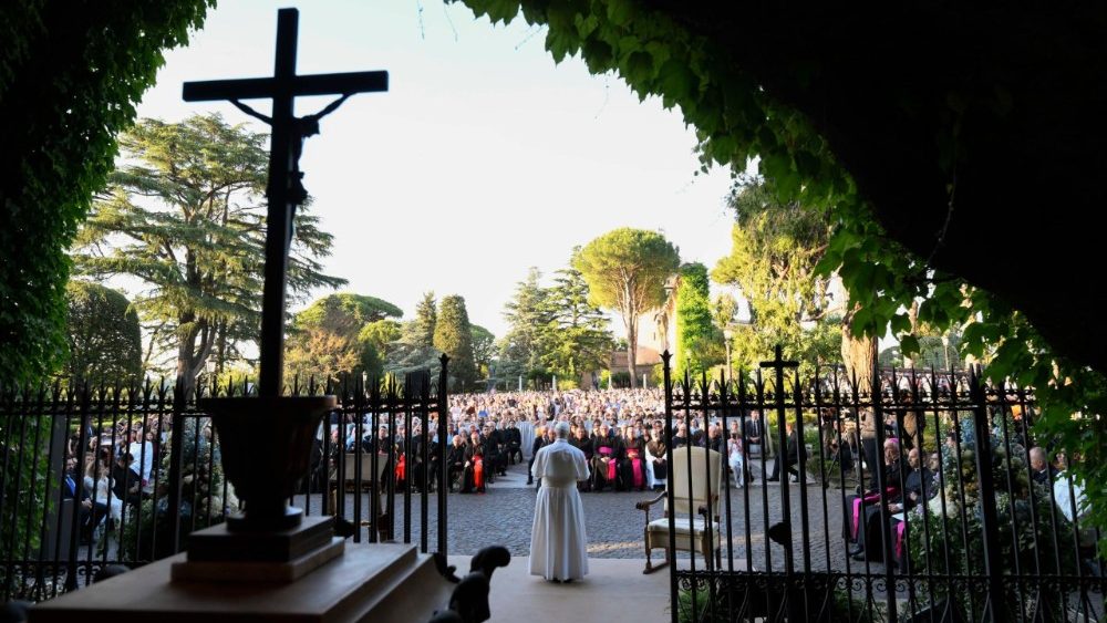 Papa Leão XIV convida os católicos a serem construtores da paz através do Rosário 4 Papa Leao XIV convida os catolicos a serem construtores da paz atraves do Rosario 2